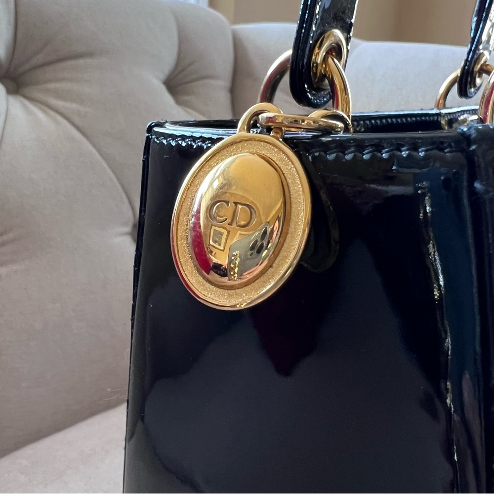 Dior Patent Cannage quilted medium Lady Dior in Black with gold hardware - Picture 15 of 16